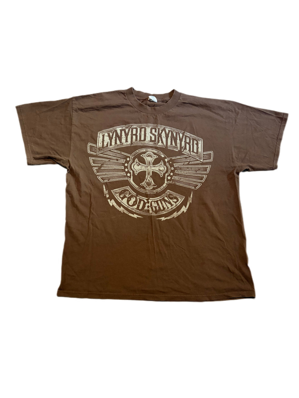 LYNYRD SKYNYRD BROWN GOD GUNS CONCERT 2010 TEE