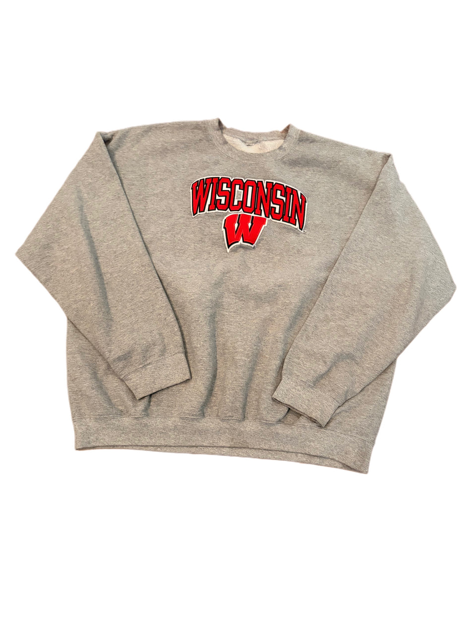 WISCONSIN BADGERS EMBROIDERED LOGO CREWNECK