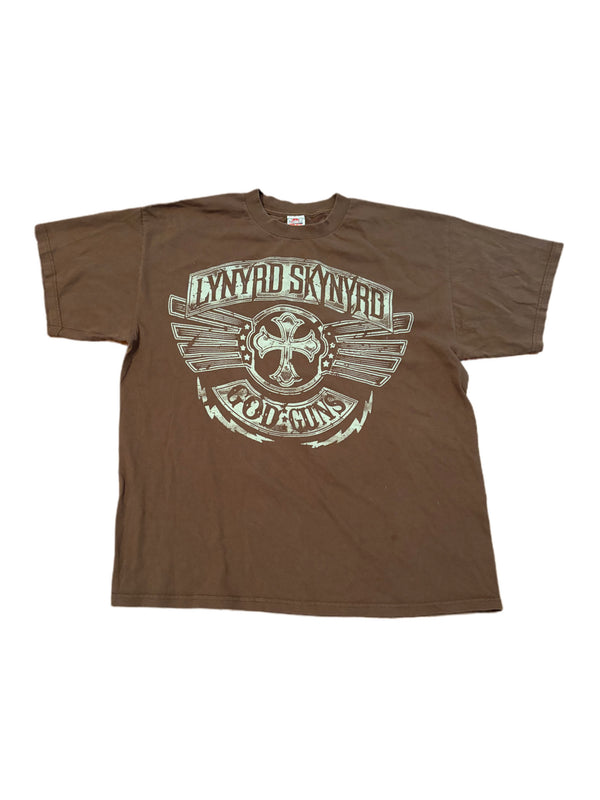 ALSTYLE BROWN DISTRESSED GOD & GUNS LYNYRD SKYNYRD 2010 TOUR GRAPHIC SHIRT